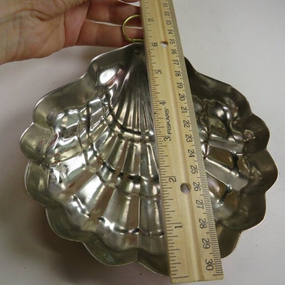 Copper Clam Shell Sea Shell 6.5x6.5" with hanging ring - Picture 3 of 7